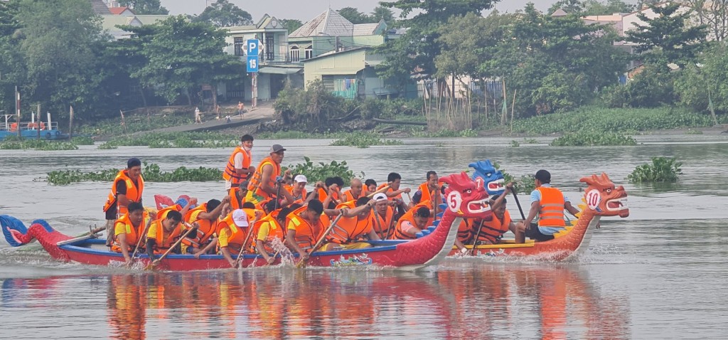 Sôi nổi Giải đua thuyền truyền thống Bình Dương mở rộng năm 2023