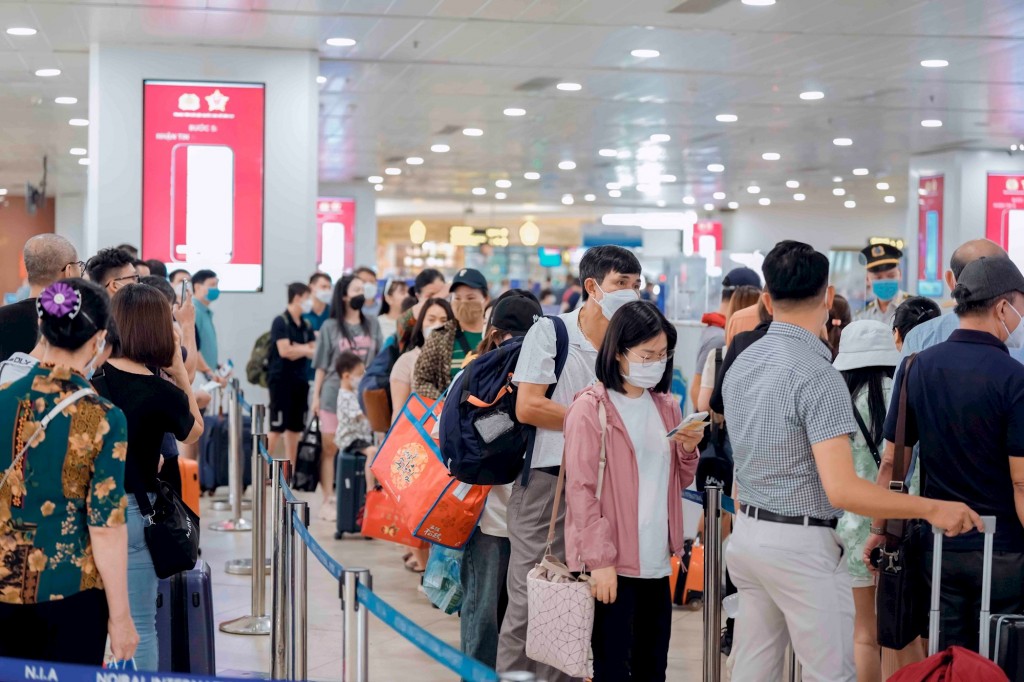Ngày 2/5, sân bay Nội Bài dự kiến đón gần 88.000 lượt hành khách