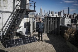 Cuộc sống không điện, không thực phẩm đóng gói… giữa trung tâm New York