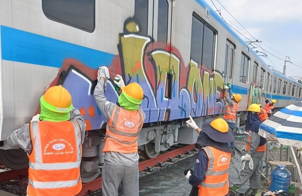 TP Hồ Chí Minh: Xử lý nghiêm vụ việc vẽ bậy tại tàu Metro số 1