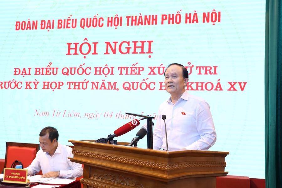 Chủ tịch HĐND TP Hà Nội Nguyễn Ngọc Tuấn phát biểu tại hội nghị