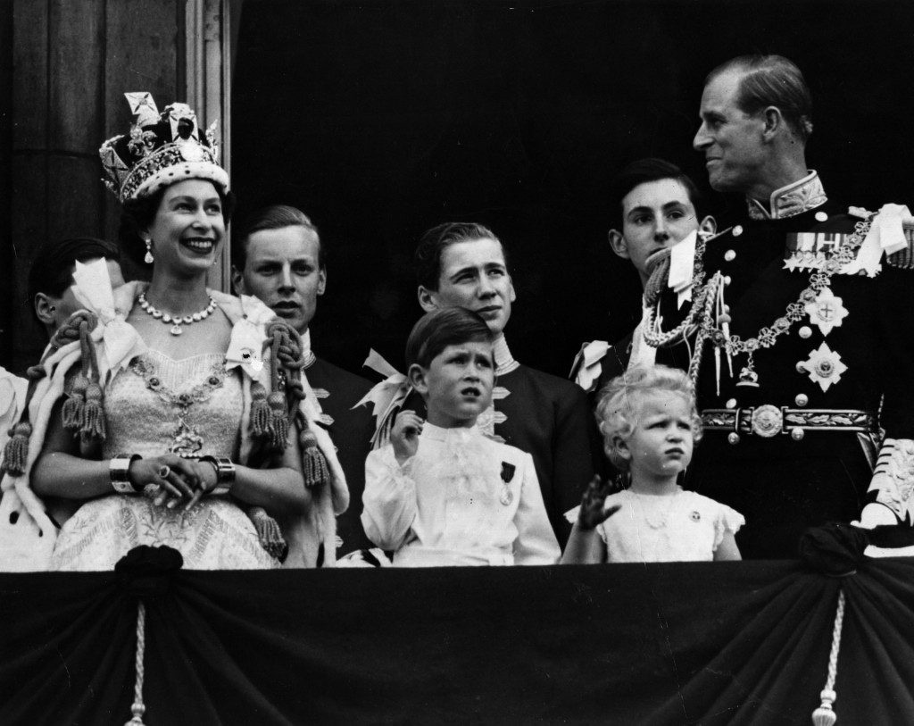 Vua Charles III tham dự lễ đăng quang của mẹ mình tại Tu viện Westminster vào ngày 2/6/1953, khi đó ông mới 4 tuổi (Ảnh: 