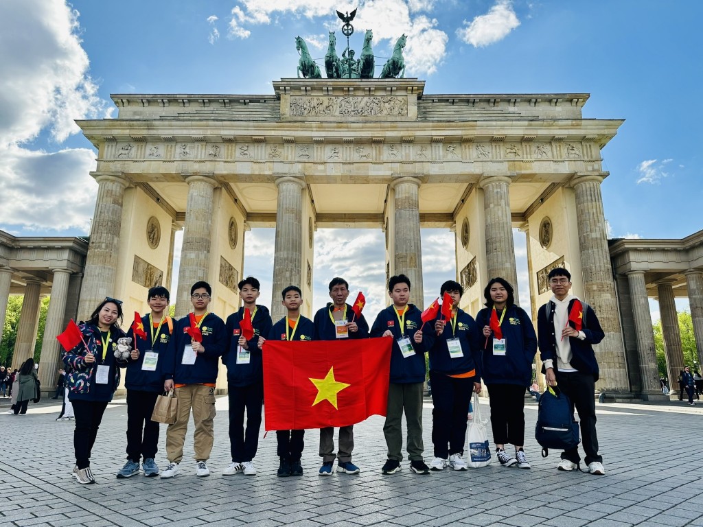 Học sinh Ba Đình đạt 5 huy chương Vàng Olympic Toán học