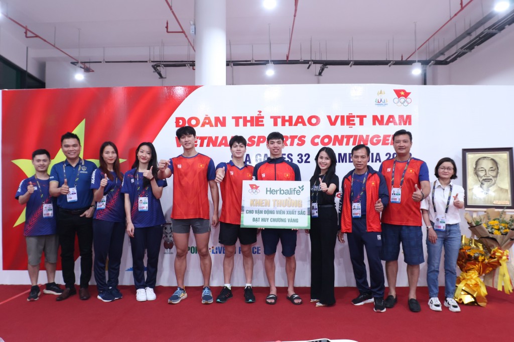 Herbalife Việt Nam thưởng nóng cho các vận động viên đạt Huy chương Vàng tại SEA Games 32