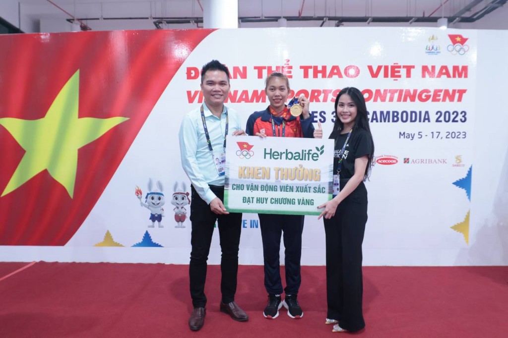 VĐV Trần Võ Song Thương HCV hạng cân 60kg nữ bộ môn Kun Bokator.