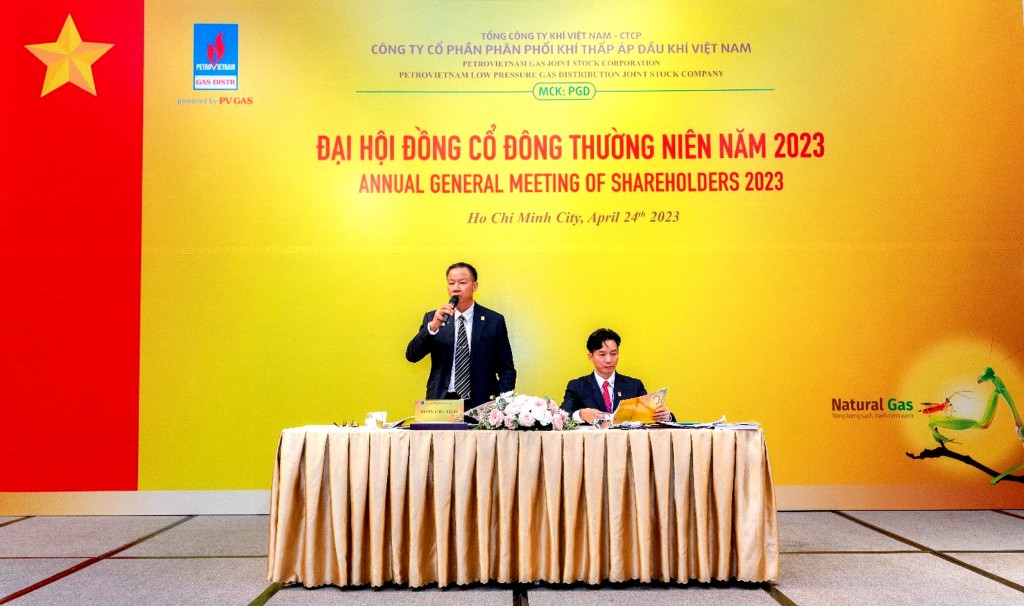 Đoàn chủ tịch điều hành cuộc họp Đại hội đồng cổ đông thường niên PV GAS D năm 2023