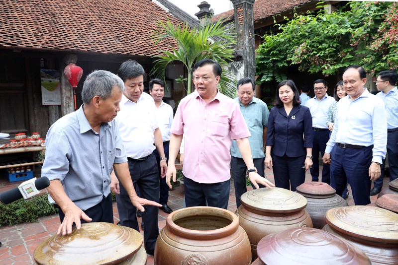 Lãnh đạo TP Hà Nội khảo sát làng cổ Đường Lâm và khu di tích Đền Và phục vụ công tác quy hoạch