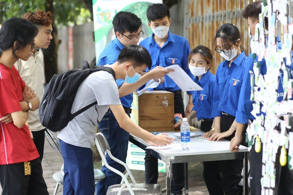 “Cốc trà đá vì cộng đồng” tiết kiệm vì màu xanh nhân ái