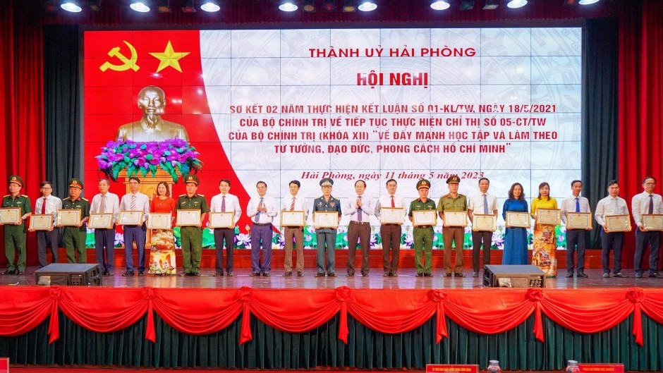 Hải Phòng biểu dương 100 gương học tập và làm theo Bác