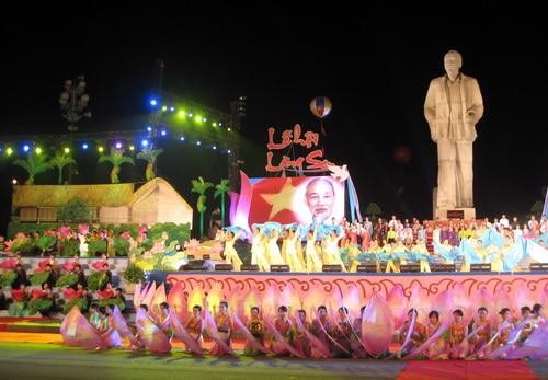 Lễ hội Làng Sen năm 2023, Nghệ An, với quy mô lớn, nhiều sự kiện lớn mang ý nghĩa sẽ được chính thức khai mạc vào 20 giờ đêm 12/5.
