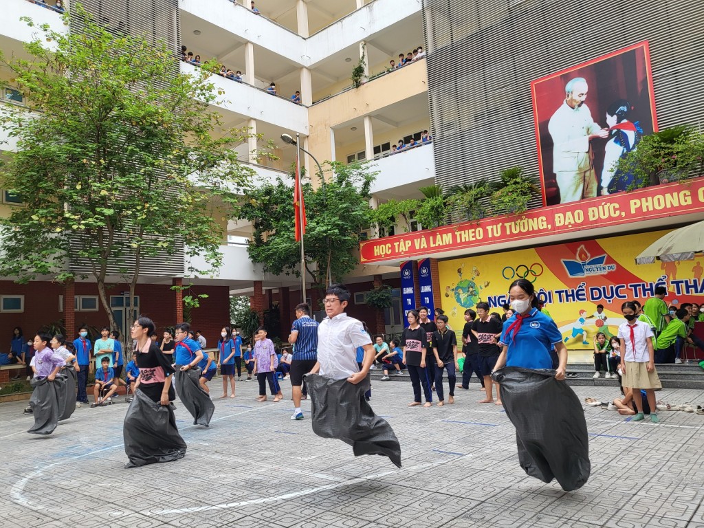 Ngày hội thể thao gắn kết tình bạn, tình thầy - trò