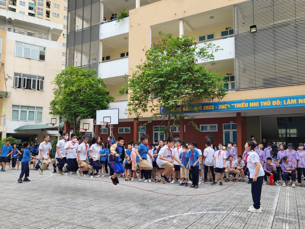 Ngày hội thể thao gắn kết tình bạn, tình thầy - trò