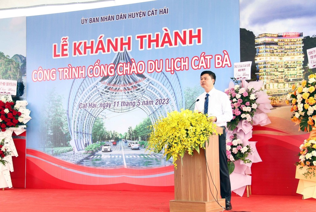  Ông Bùi Tuấn Mạnh, Chủ tịch UBND huyện Cát Hải phát biểu tại lễ khánh thành  