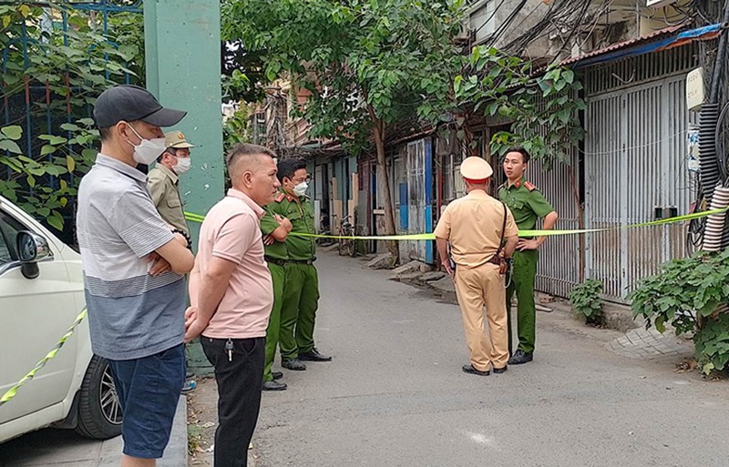 11 giờ sáng cùng ngày, các lực lượng chức năng vẫn đang phong toả lối vào hiện trường để điều tra, làm rõ nguyên nhân vụ cháy