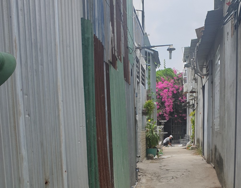 xóm nhà tole hẻm 90 khu phố 6 phường Hiệp Bình Phước (1)