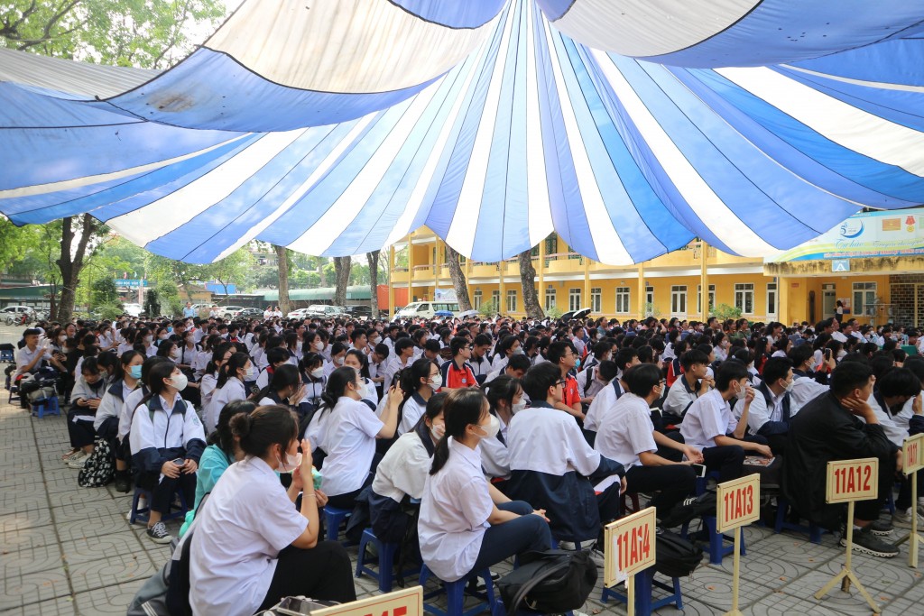 Nâng cao kiến thức cho học sinh về ma túy, thuốc lá điện tử và bạo lực học đường