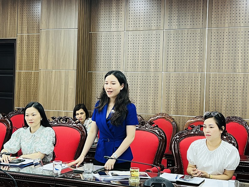 Phó Chủ tịch UBND quận Tây Hồ Bùi Thị Lan Phương tiếp thu ý kiến của Đoàn kiểm tra