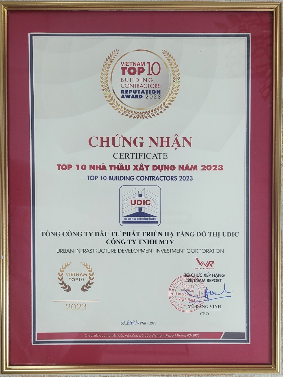 Giấy chứng nhận Top 10 VNR đối với Tổng công ty UDIC.