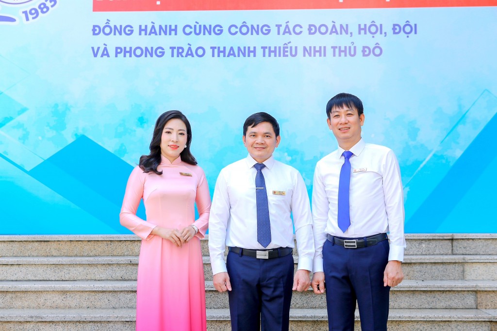 Ban lãnh đạo nhà trường