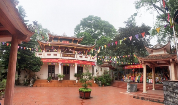 Đền Bà Đá