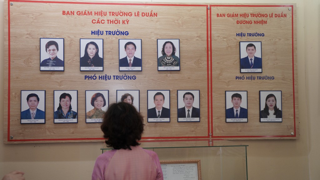 Hiệu trưởng trường Lê Duẩn qua các thời kỳ được ghi danh trang trọng tại triển lãm Hiệu trưởng trường Lê Duẩn qua các thời kỳ được ghi danh trang trọng tại triển lãm