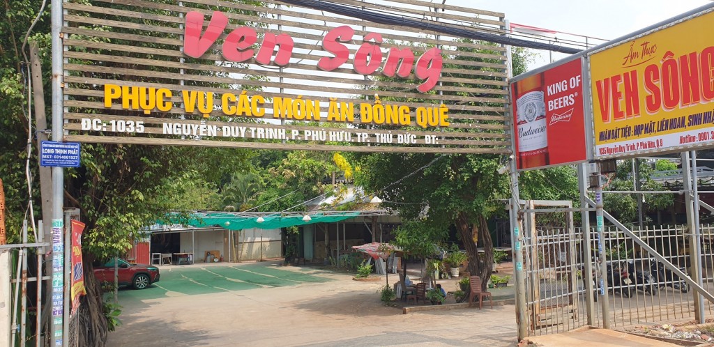 Nhà hàng Ven Sông thuộc phường Phú Hữu
