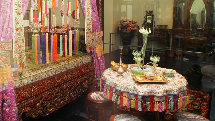 Văn hóa Peranakan trở thành chủ đề được chú ý qua đám cưới của ngôi sao người Thái Nong Poy