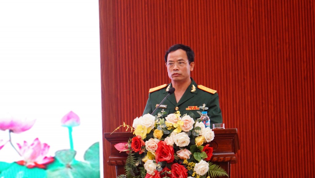 Đại tá Nguyễn Văn Thành Phó Bí thư Đảng uỷ Quân sự quận tham luận về kinh nghiệm triển khai thực hiện Kết luận số 01 của Bộ Chính trị và Kế hoạch số 39 của Ban Thường vụ Thành uỷ. Đại tá Nguyễn Văn Thành Phó Bí thư Đảng uỷ Quân sự quận tham luận về kinh nghiệm triển khai thực hiện Kết luận số 01 của Bộ Chính trị và Kế hoạch số 39 của Ban Thường vụ Thành uỷ.
