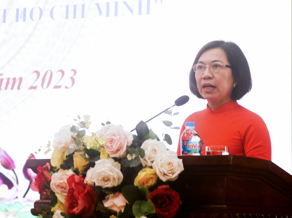 Bà Lê Thị Thu Hằng, Thành uỷ viên, Bí thư Quận uỷ Tây Hồ Bà Lê Thị Thu Hằng, Thành uỷ viên, Bí thư Quận uỷ Tây Hồ