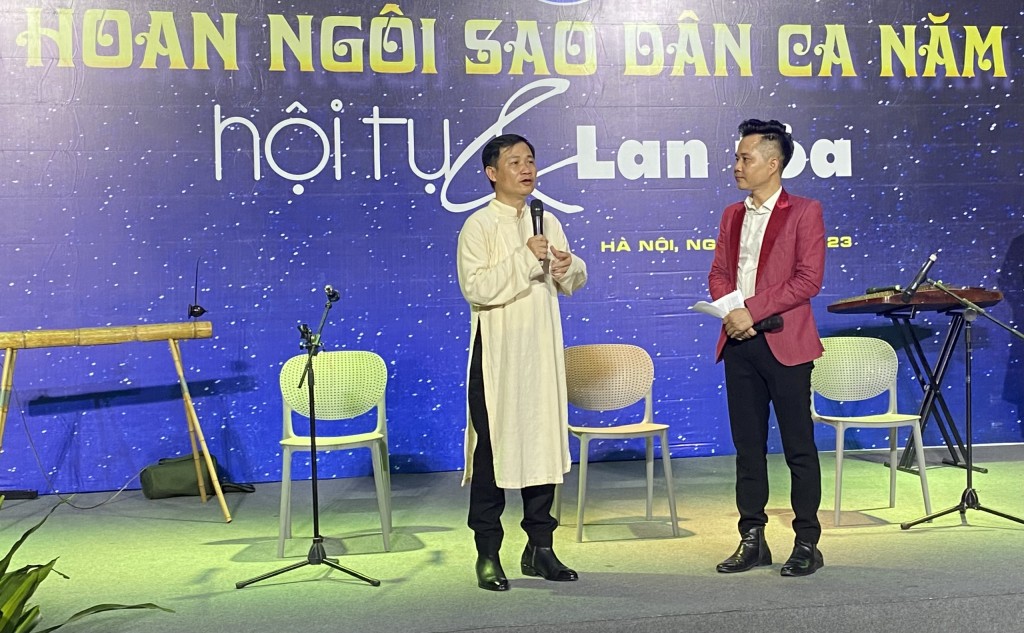 Nghệ sĩ giao lưu 