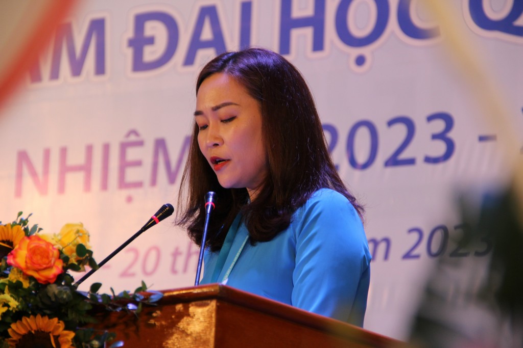 Đồng chí Hứa Thanh Hoa - Chủ tịch Hội Sinh viên ĐHQGHN khóa IV phát biểu tại Đại hội 