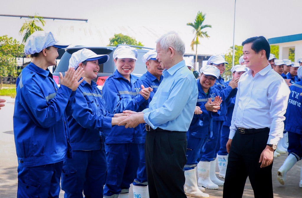 Nguyên Chủ tịch nước Nguyễn Minh Triết cảm ơn TH, cảm ơn các chuyên gia và các cán bộ công nhân đã cùng nhau vượt qua thử thách, xây dựng nên những thành quả to lớn đối với nền nông nghiệp và với đất nước.