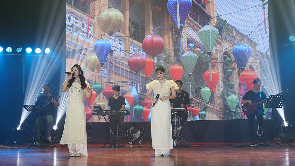 Lắng đọng cảm xúc cùng Graduation concert 