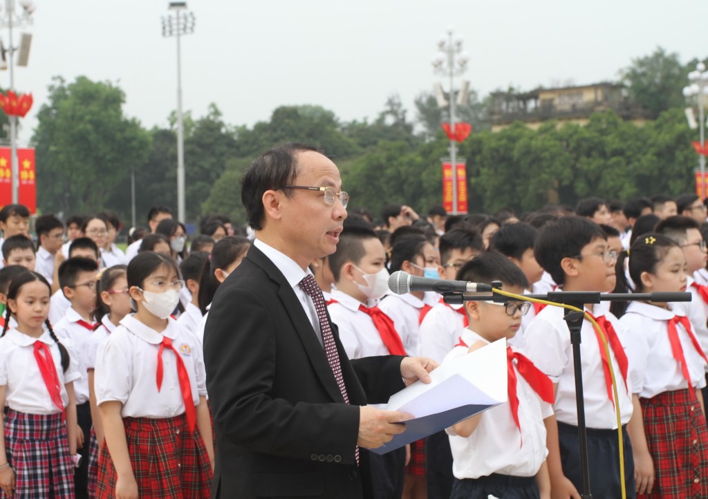 200 học sinh giỏi tiêu biểu Thủ đô báo công dâng Bác