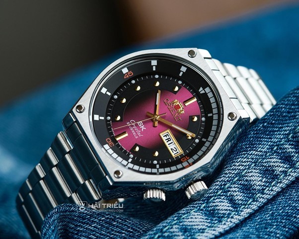 Giá đồng hồ Orient chính hãng giá khoảng 8 triệu đối với dòng SK huyền thoại