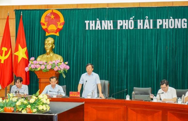Phó chủ tịch UBND thành phố Nguyễn Đức Thọ phát biểu tạicuộc họp.
