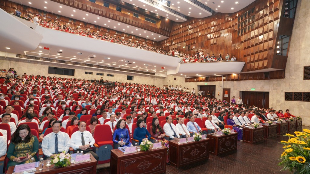 Toàn cảnh Lễ Tuyên dương, khen thưởng học sinh giỏi Thủ đô tiêu biểu năm học 2022 - 2023