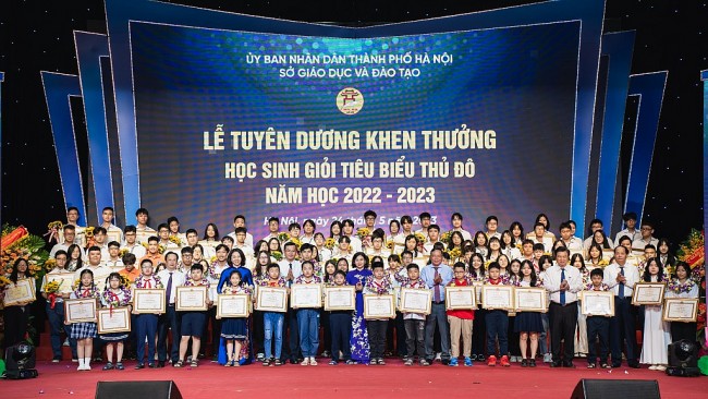 Tuyên dương, khen thưởng hơn 700 học sinh tiêu biểu Thủ đô năm học 2022 - 2023