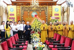 Chủ tịch Ủy ban Trung ương MTTQ Việt Nam Đỗ Văn Chiến chúc mừng Đại lễ Phật đản