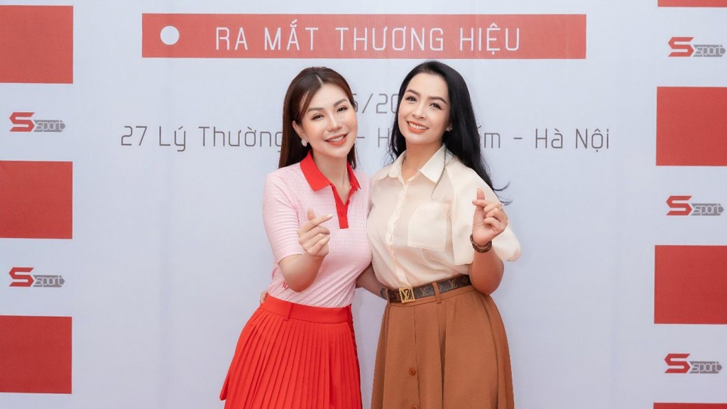 MC Hải Anh, diễn viên Kim Oanh đọ sắc tại sự kiện ra mắt S Sport