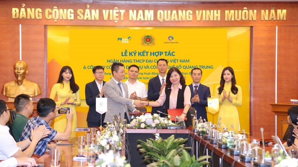 PVcomBank đi đầu trong ứng dụng cơ sở dữ liệu quốc gia về dân cư, hướng tới chuyển đổi số toàn diện