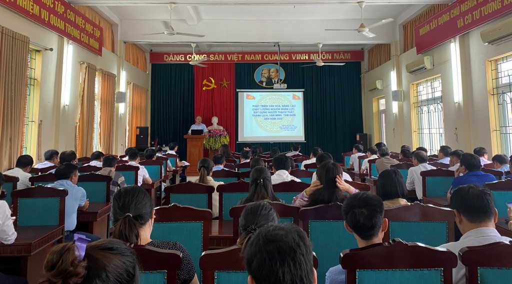 Lớp tập huấn được tổ chức tại Trung tâm Chính trị huyện với sự tham gia của 171 học viên (Ảnh: Cổng TTĐT Thạch Thất)