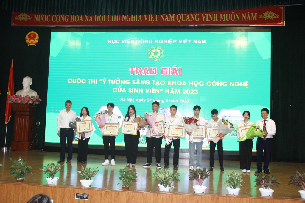 Phát động phong trào nghiên cứu khoa học và khởi nghiệp trong học sinh, sinh viên