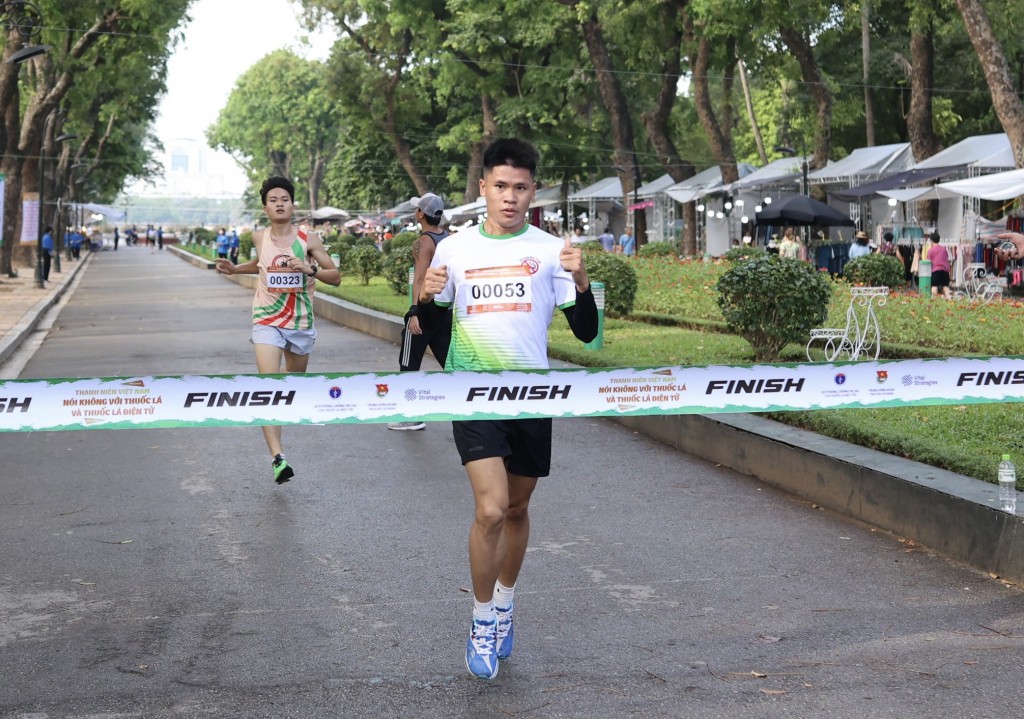 500 bạn trẻ tham gia giải chạy “Thanh niên Việt nói không với thuốc lá”