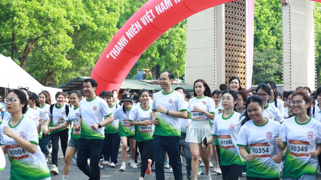 500 bạn trẻ tham gia giải chạy “Thanh niên Việt nói không với thuốc lá”