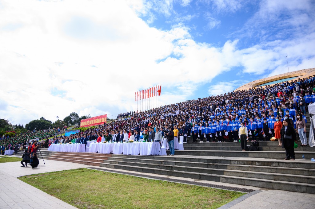 Lễ phát động thu hút sự tham gia thi đấu của gần 3.000 thanh thiếu nhi, học sinh và nhân dân trên địa bàn tỉnh