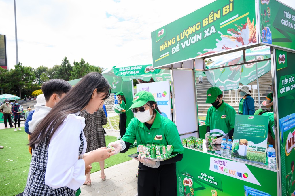 Nestlé MILO tích cực hưởng ứng, chung tay trong nhiều sân chơi thể thao với vai trò là nhà tài trợ về công tác tổ chức, sữa và nước uống cho giải đấu