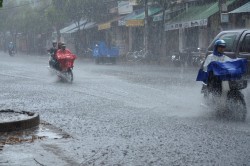 Ngày 28/5, Thủ đô Hà Nội có mưa rào và dông vài nơi