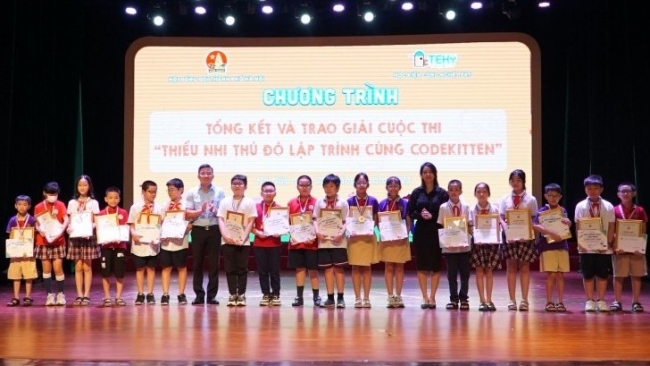 Thiếu nhi Thủ đô tự tin thể hiện kỹ năng lập trình và ứng dụng công nghệ