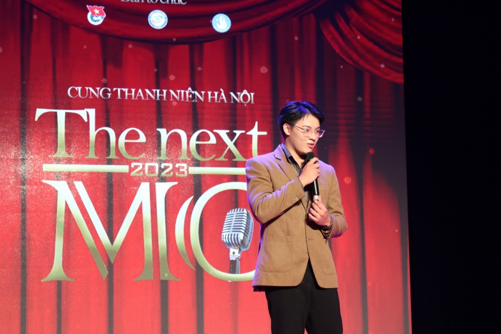 Thí sinh Trần Bình Minh gây dấu ấn mở màn phần thi dẫn đơn